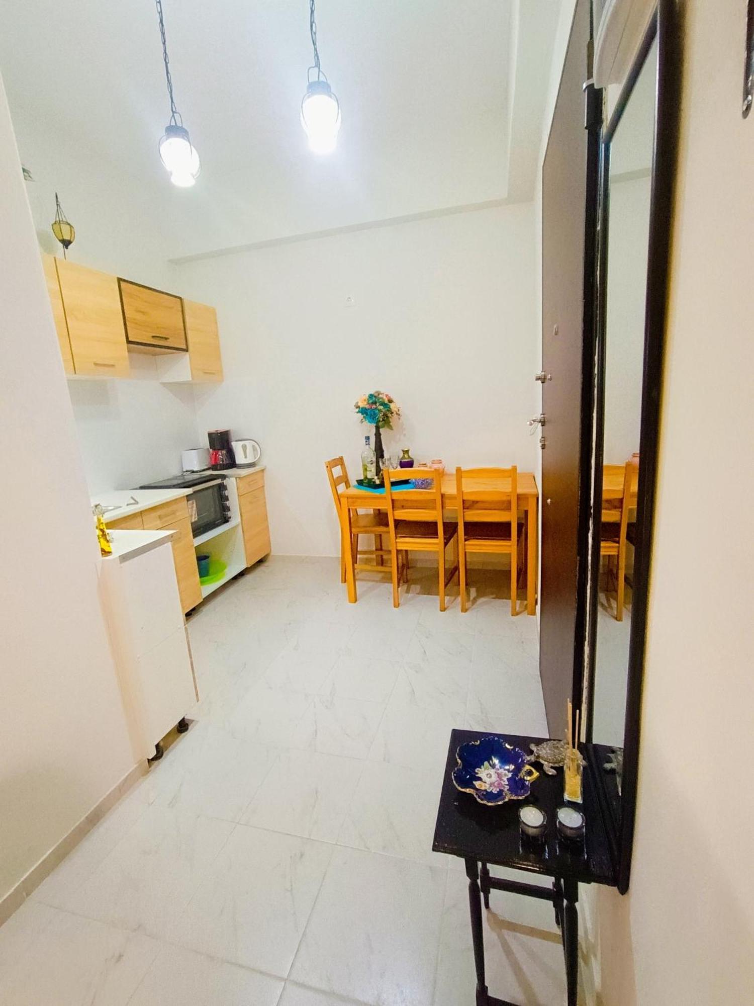 Cozy Apartment In Atene Esterno foto