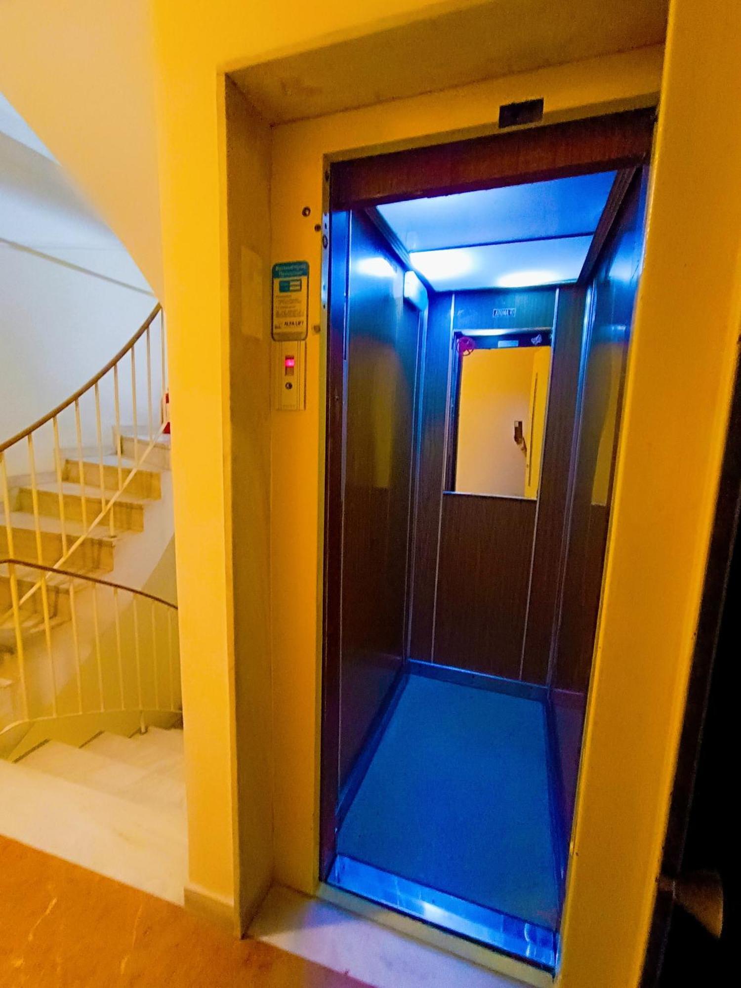 Cozy Apartment In Atene Esterno foto