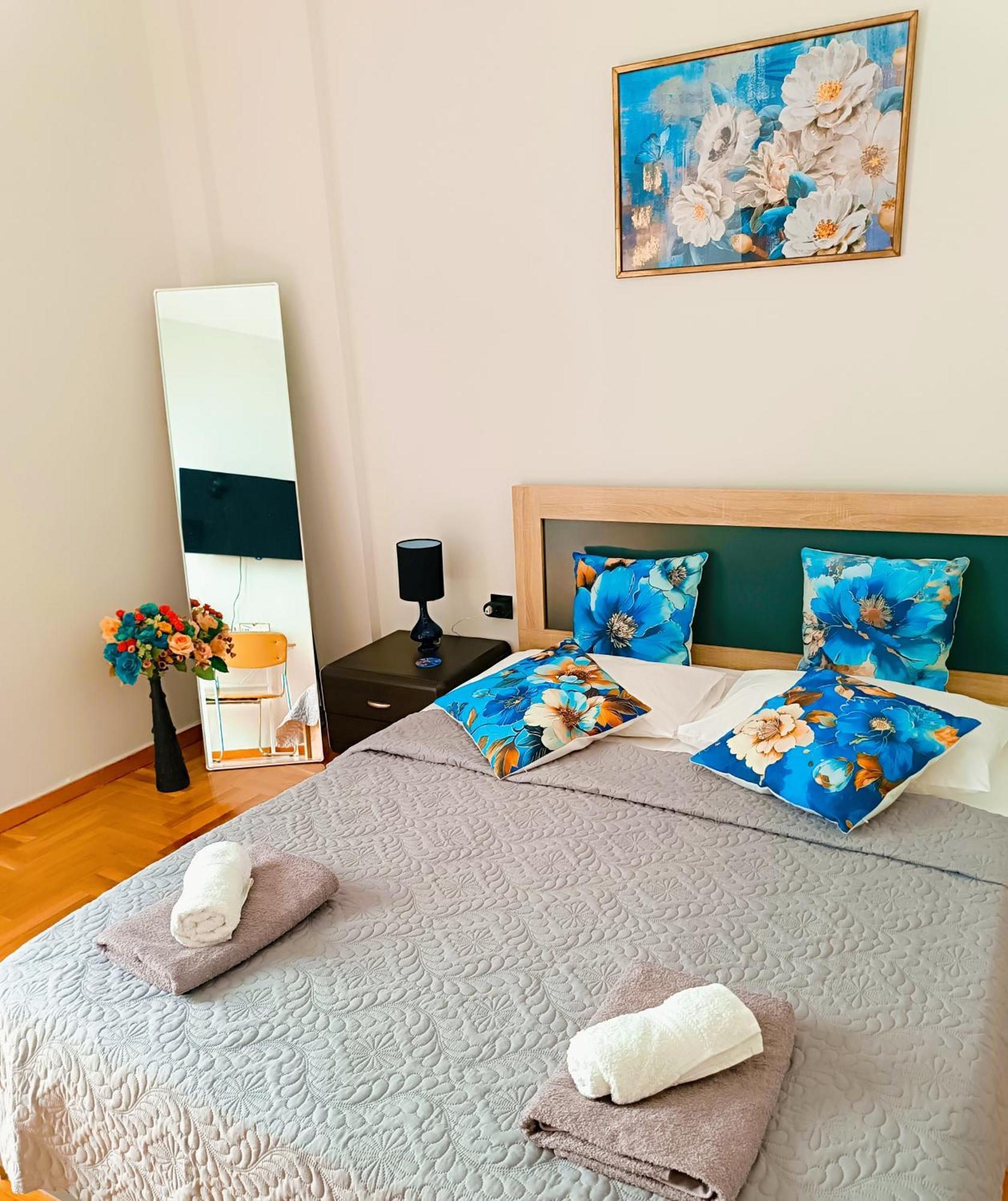 Cozy Apartment In Atene Esterno foto