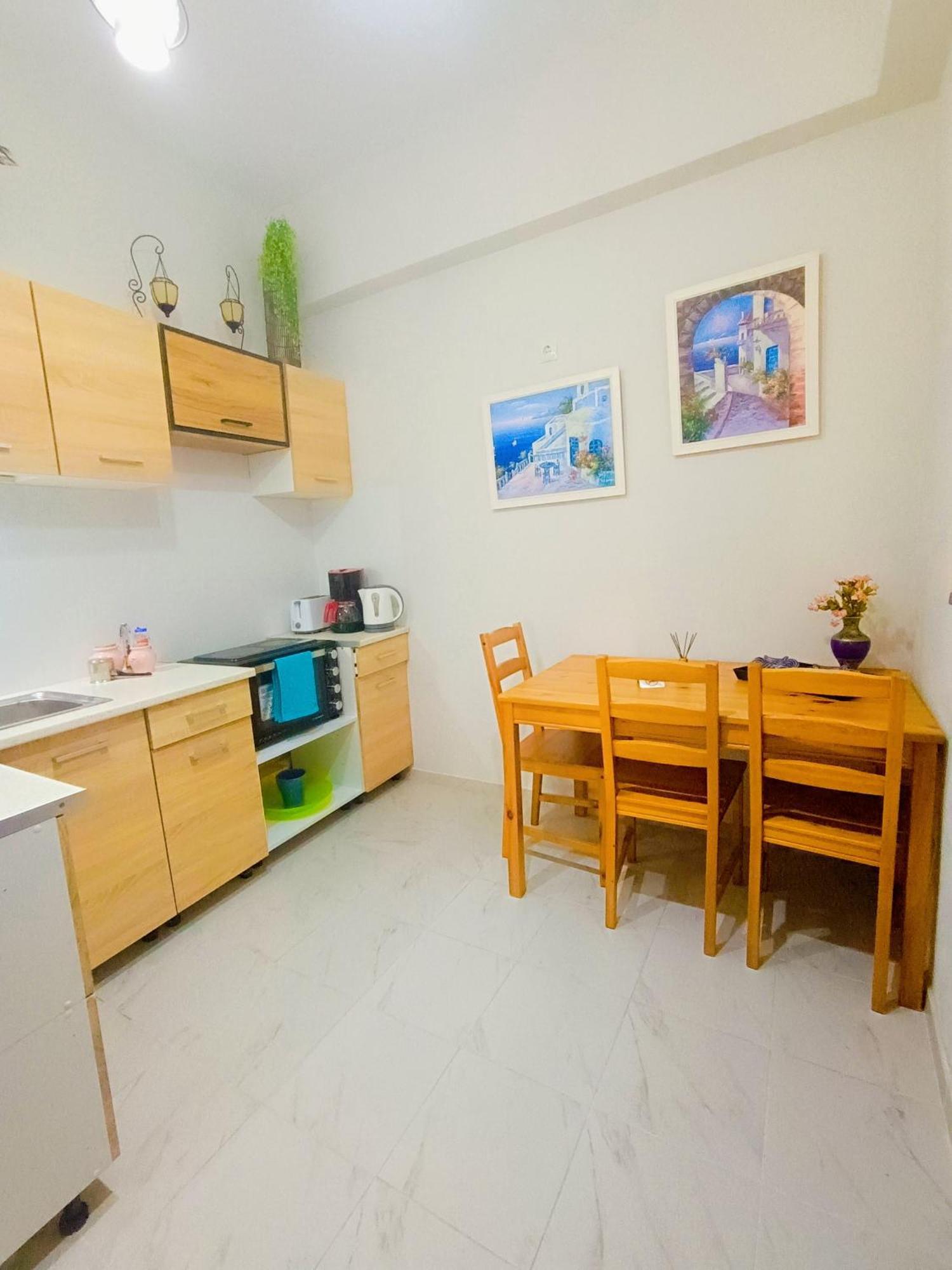 Cozy Apartment In Atene Esterno foto